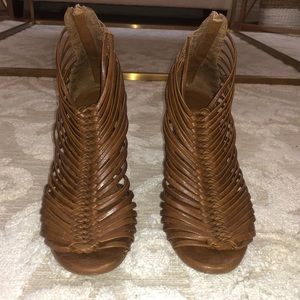 ⚡️SALE⚡️ Jeffrey Campbell wedge